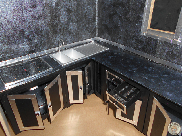 Dollhouse: The kitchen