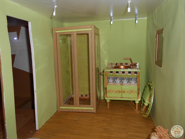 Dollhouse: The bathroom