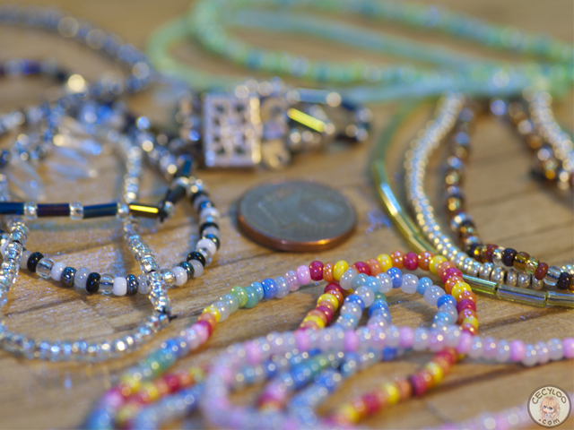 Miniatures : Jewelery - Pearls necklaces