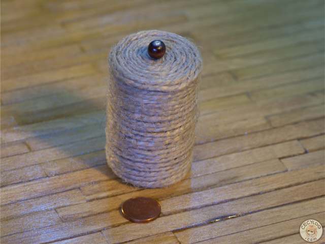 Miniatures : Miscellaneous - Laundry basket for dirty clothes