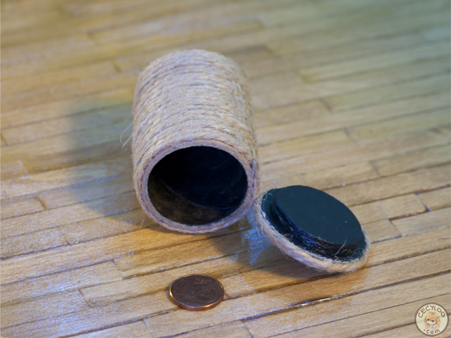 Miniatures : Miscellaneous - Laundry basket for dirty clothes