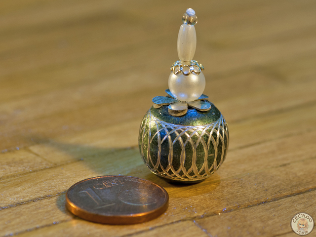 Miniatures :  Bottles - Parfume (decorative bottle)