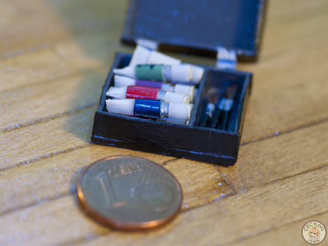 Miniatures : Crafting - My first paints kit (with brushes)