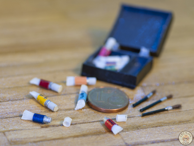 Miniatures : Crafting - My first paints kit (with brushes)