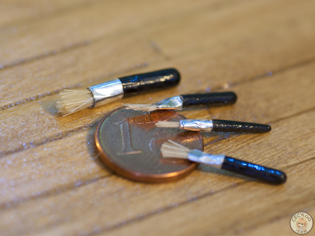 Miniatures : Crafting - My first paints kit (with brushes)