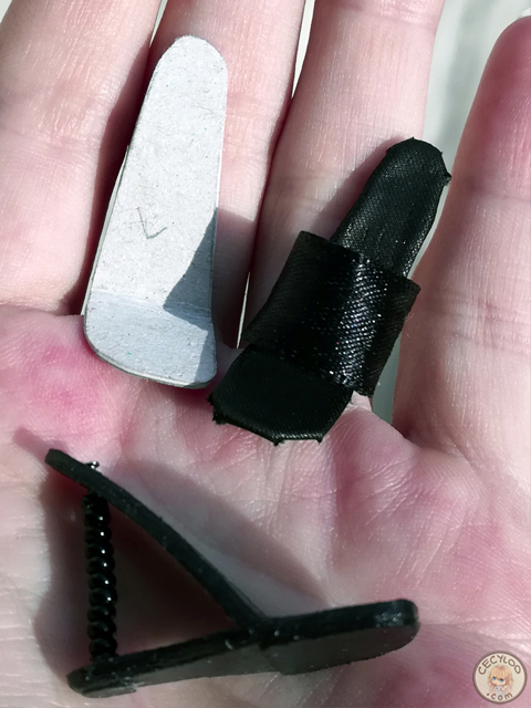 Miniatures : Doll shoes