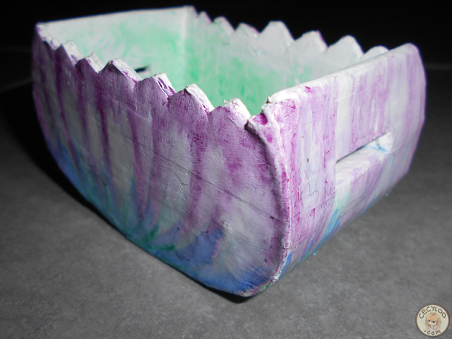 Miniatures : Kids - Reversible lotus flower cradle