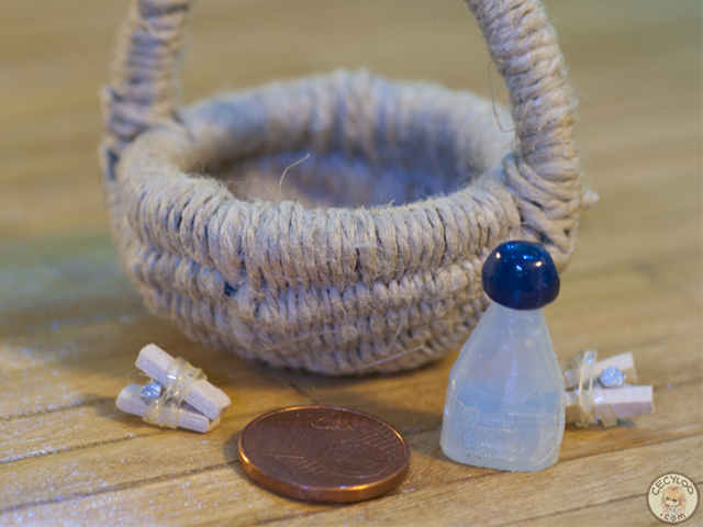 Miniatures : Miscellaneous - Clothespins and fabric softener