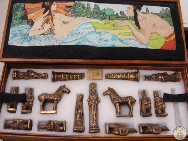 Molds and patinas